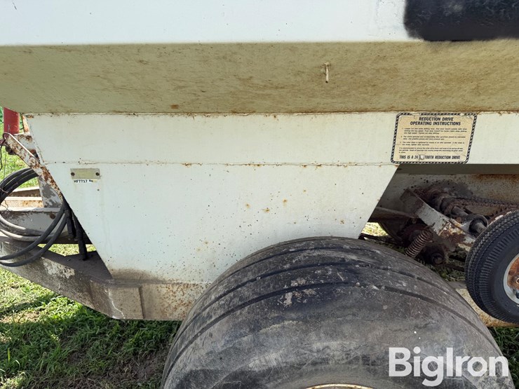 jt-pull-type-dry-fertilizer-spreader-image-17