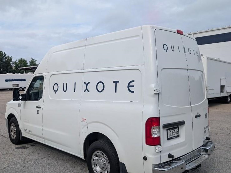 2013-nissan-nv3500-image-16