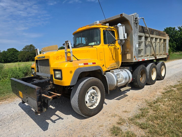 2002-mack-rd688s-image-3