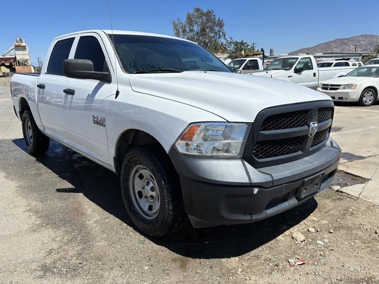 2017-dodge-1500-image-2