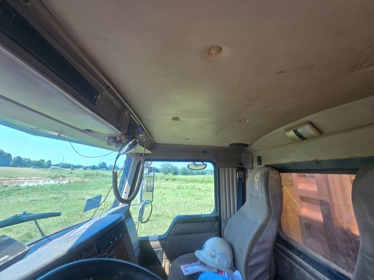 2002-kenworth-w900-image-45