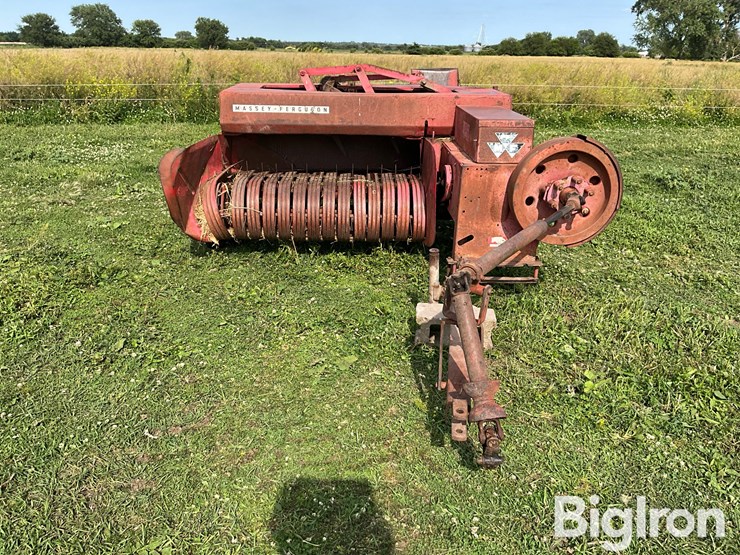 massey-ferguson-12-image-2