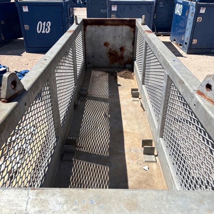 12.5’ x 3.5’ x 4’ tool basket
