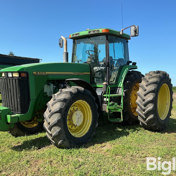 1995 JOHN DEERE 8300