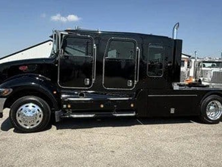2007-peterbilt-335-image-1