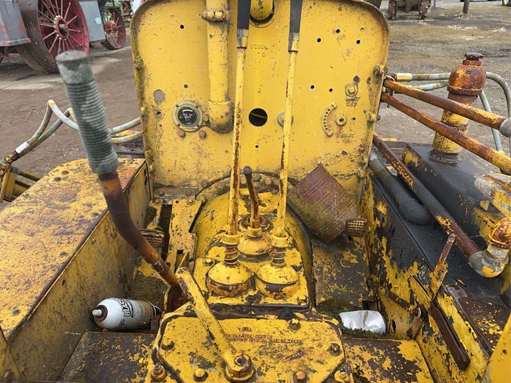 caterpillar-fifteen-image-25
