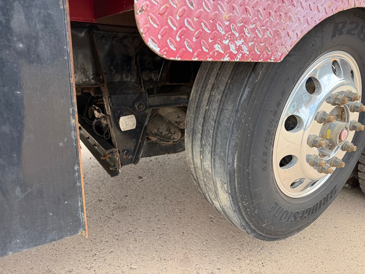 2015-peterbilt-365-image-14