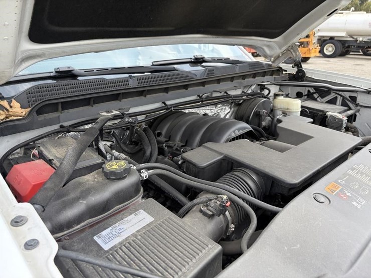 2016-chevrolet-1500-image-9