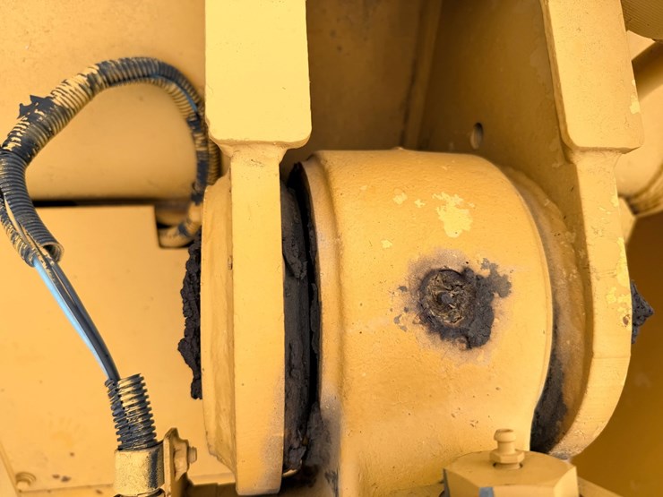 1985-caterpillar-963-image-111