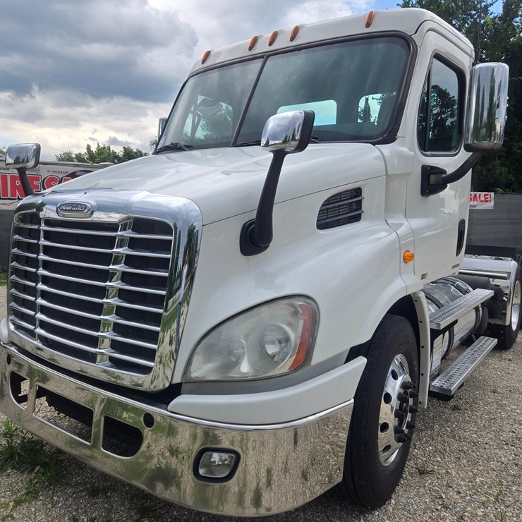 2012 FREIGHTLINER CASCADIA 113
