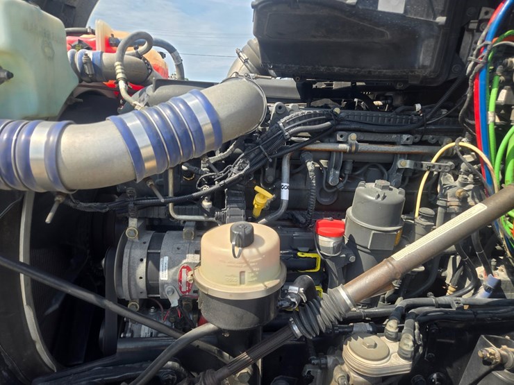 2018-kenworth-t680-image-28