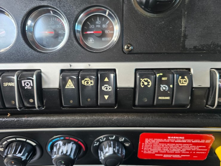 2015-kenworth-t800-image-62