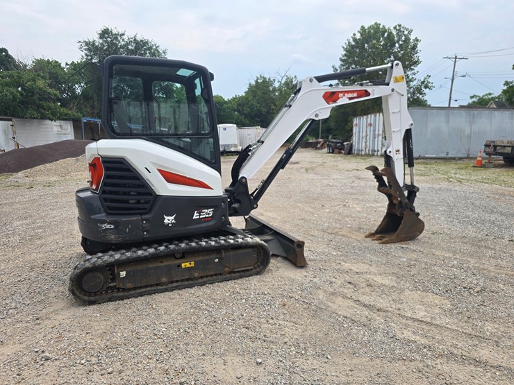 2022-bobcat-e35-image-19