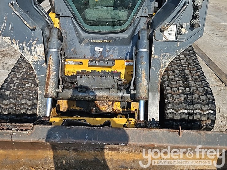 2021-deere-331g-image-14