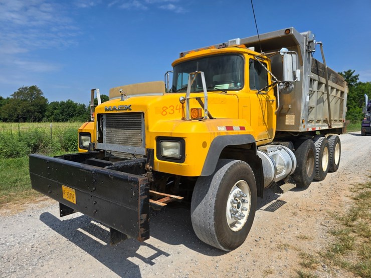 2002-mack-rd688s-image-2