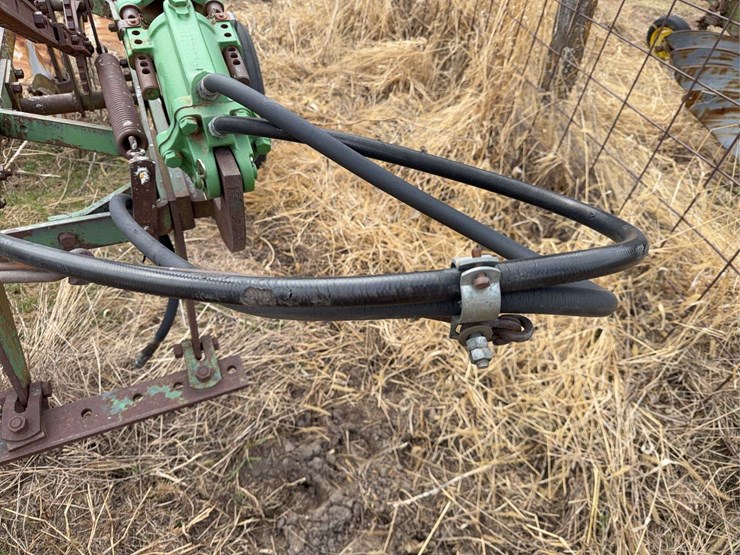 john-deere-pull-type-five-bottom-plow-image-14