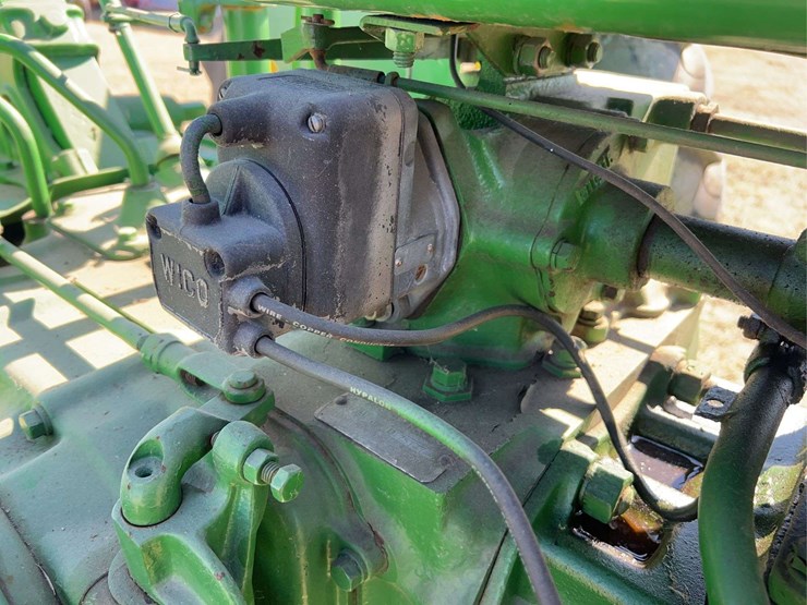 john-deere-model-b-image-27