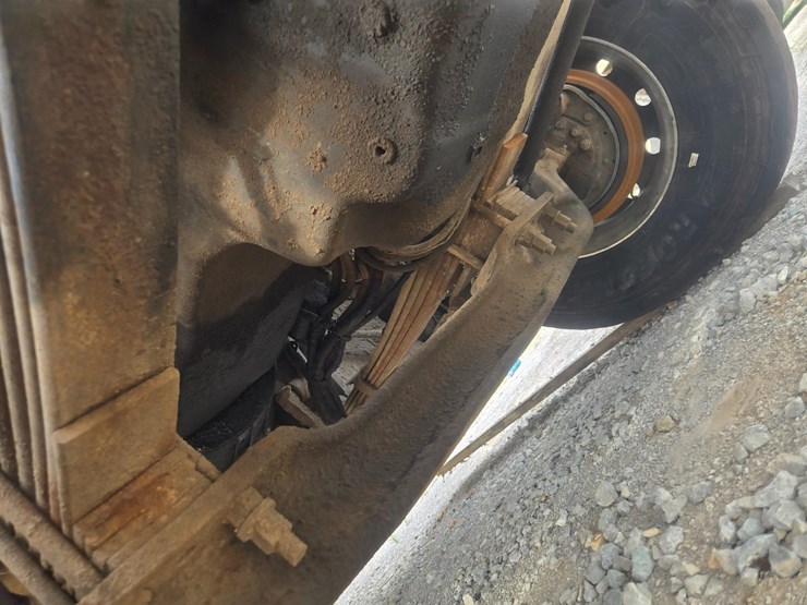 2011-kenworth-t700-image-53