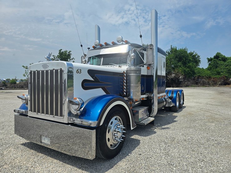 2000-peterbilt-379-image-3