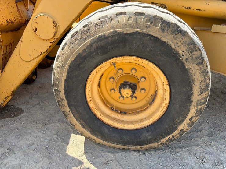 2000-deere-710d-image-145