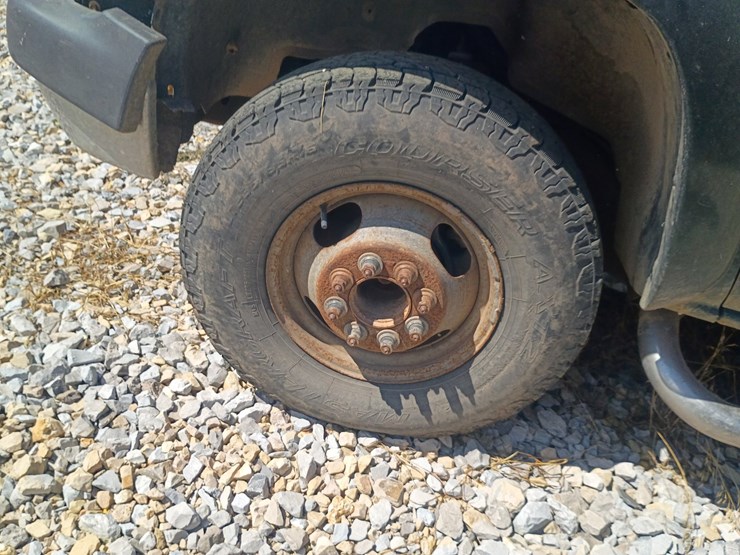 2001-chevrolet-silverado-3500-image-49