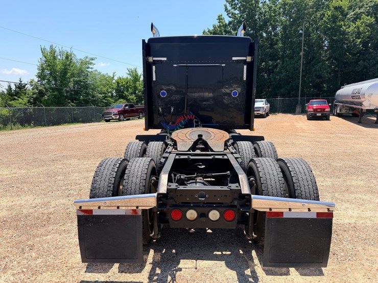 2010-kenworth-t800-image-14