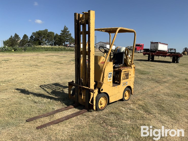 caterpillar-422s-image-1