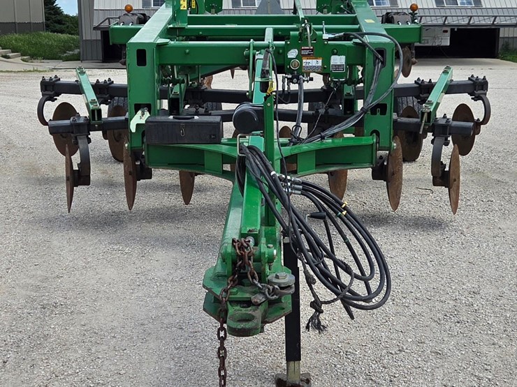 2010-john-deere-2700-image-2