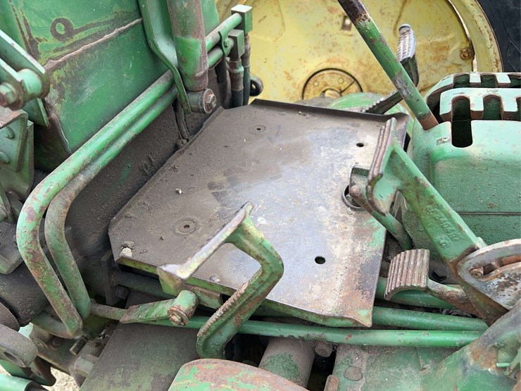 john-deere-520-image-31