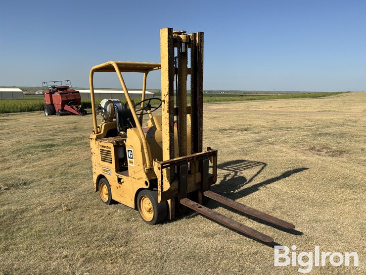 caterpillar-422s-image-3