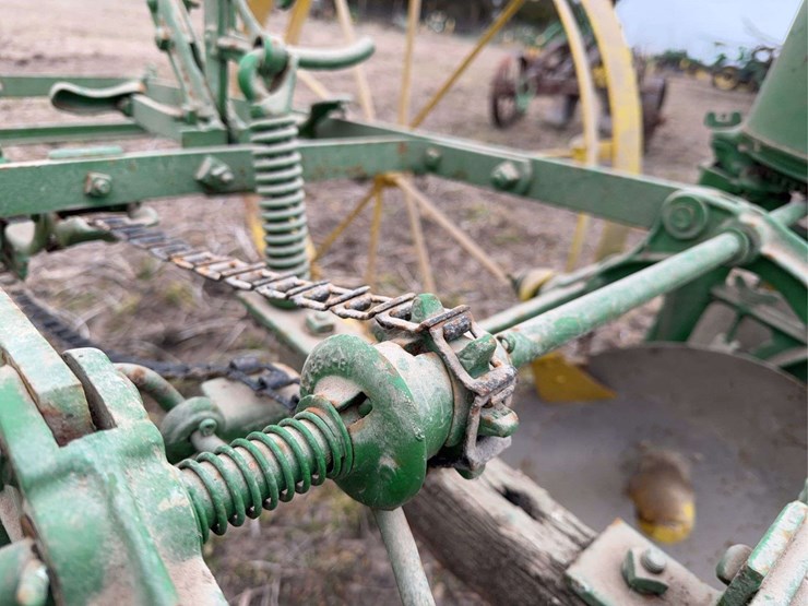john-deere-two-row-planter-image-16