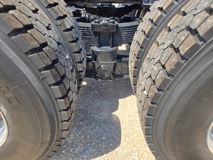 2005-sterling-l9500-image-66