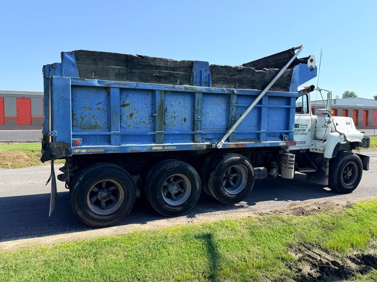 1993-mack-dm690s-image-10