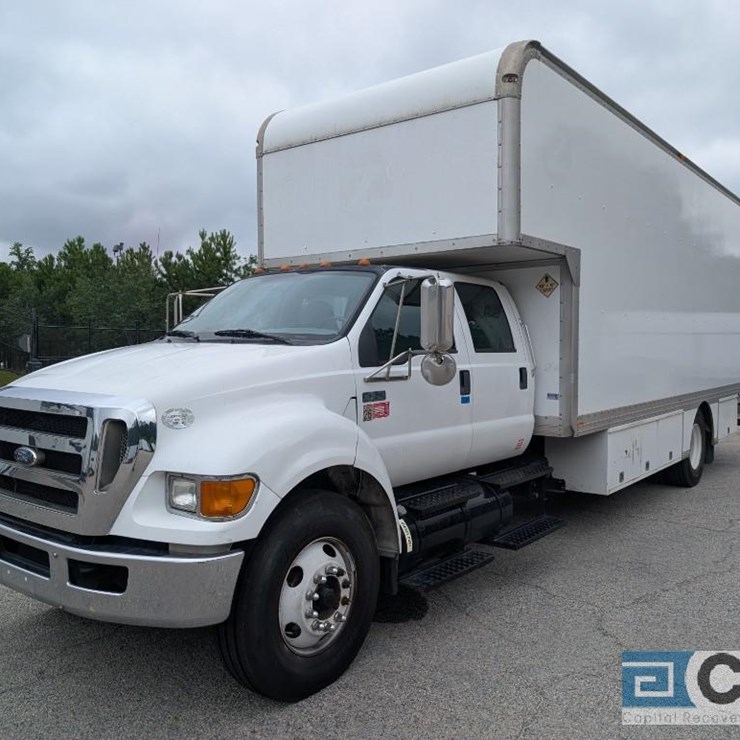 2010 FORD F650