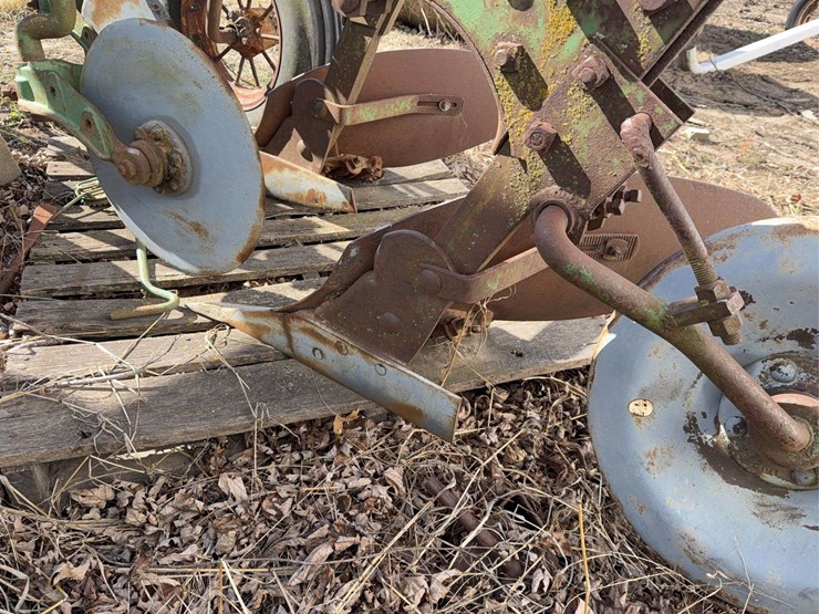 john-deere-no.-44-pull-type-two-bottom-plow-image-17