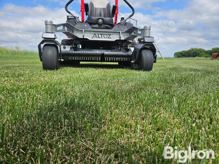 2022-altoz-trx766-zero-turn-all-terrain-commercial-mower-w/tracks-image-16