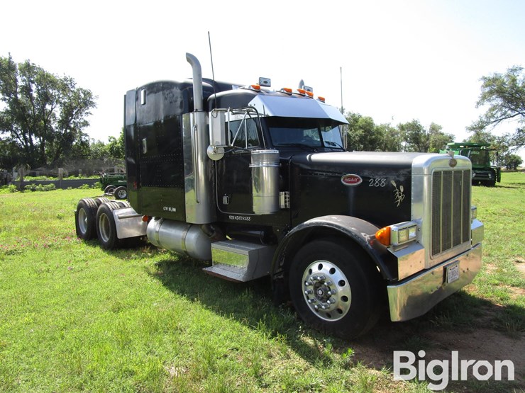 2004-peterbilt-379-image-3