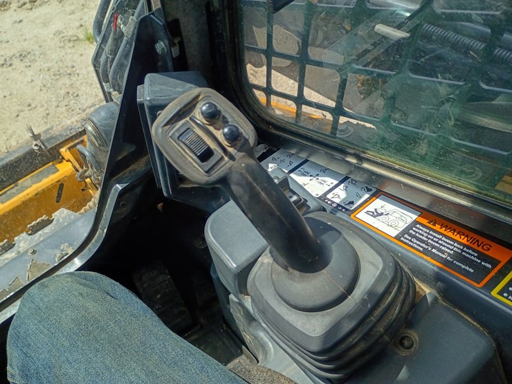 deere-325g-image-30