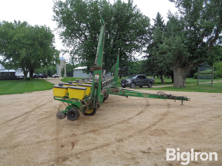 john-deere-7200-image-4