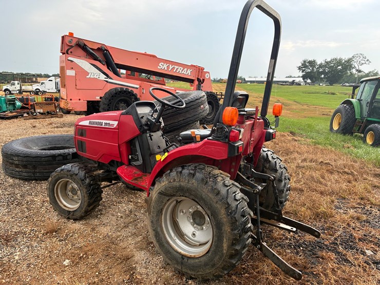 2015-mahindra-2015-hst-image-3