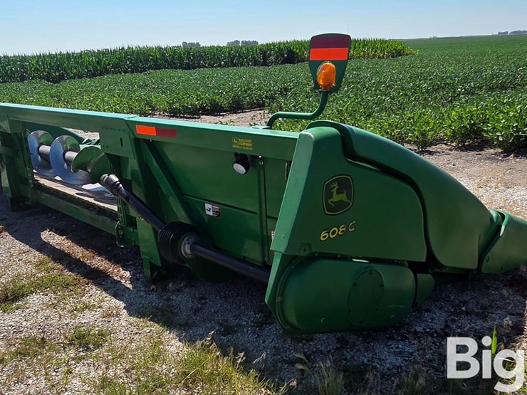 2010-john-deere-608c-image-5