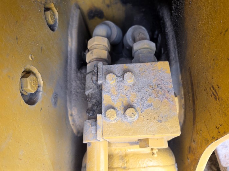 1983-caterpillar-973-image-139