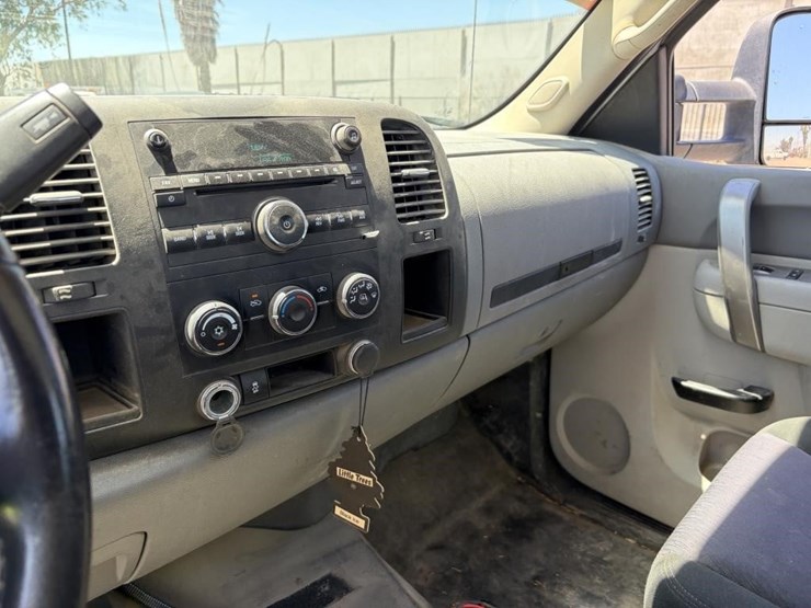 2012-gmc-sierra-2500-image-18