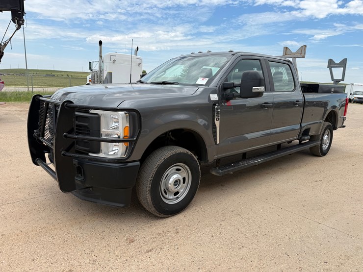 2023-ford-f250-sd-xl-image-2
