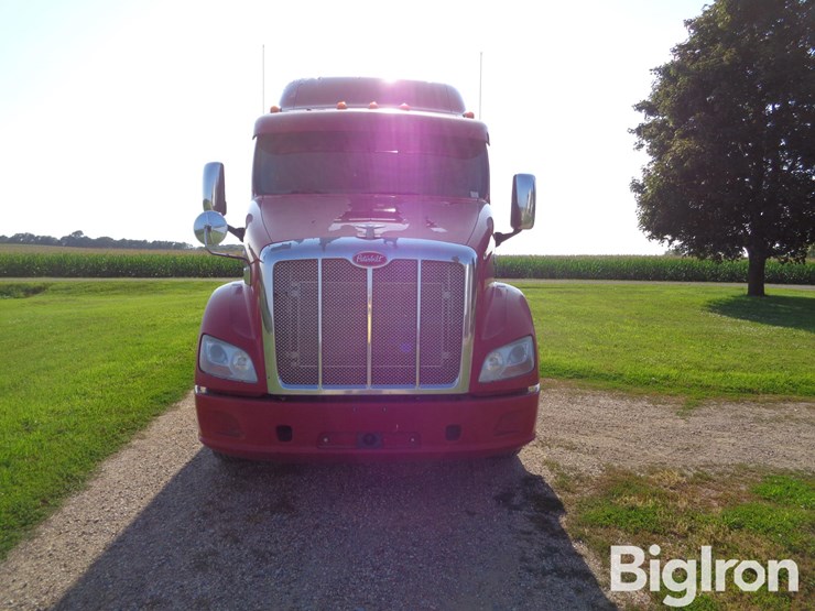 2013-peterbilt-587-image-14