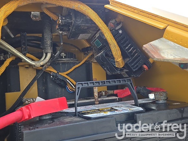 2018-caterpillar-d6n-lgp-image-34