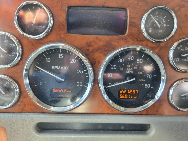 2009-peterbilt-367-image-52