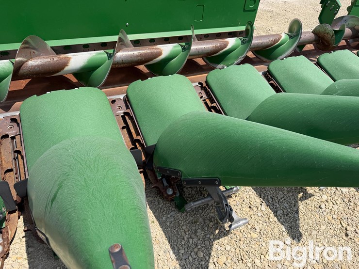 2020-john-deere-716c-image-19