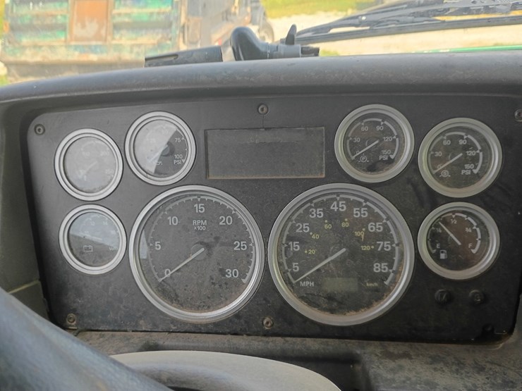 2008-sterling-l9500-image-66