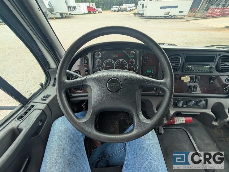 2012-freightliner-m2-stakebed-truck-image-9